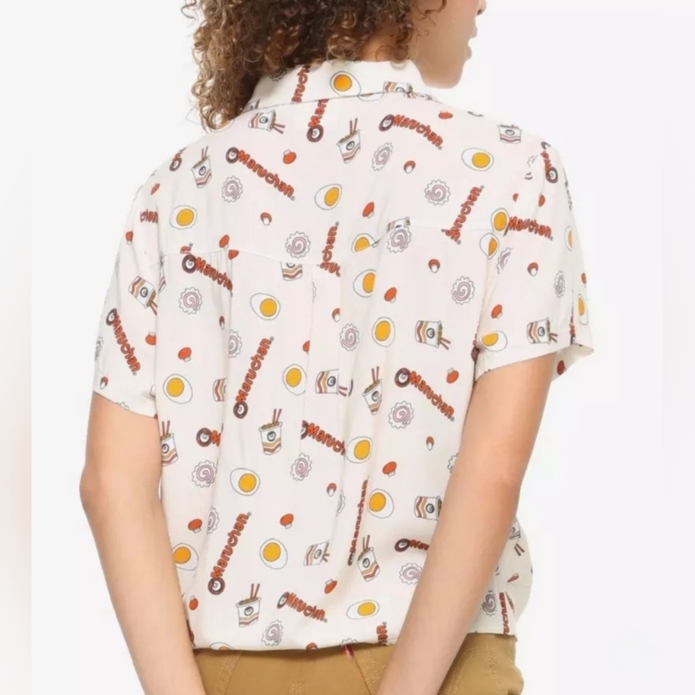 BoxLunch Maruchan Logo Boxy Button Up Tie-Front Woven Short Sleeve Top Size L - Picture 2 of 9